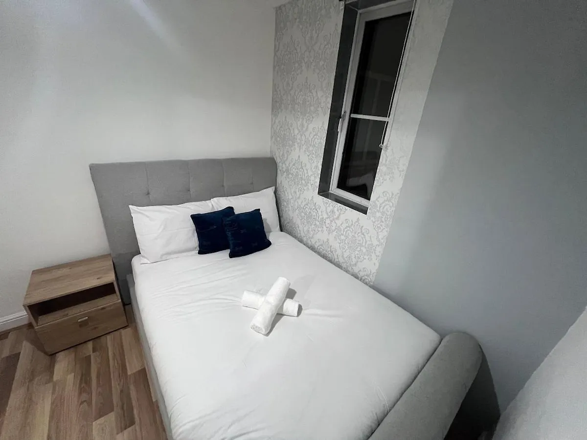1 Bedroom Apartment Sheffield 0*,